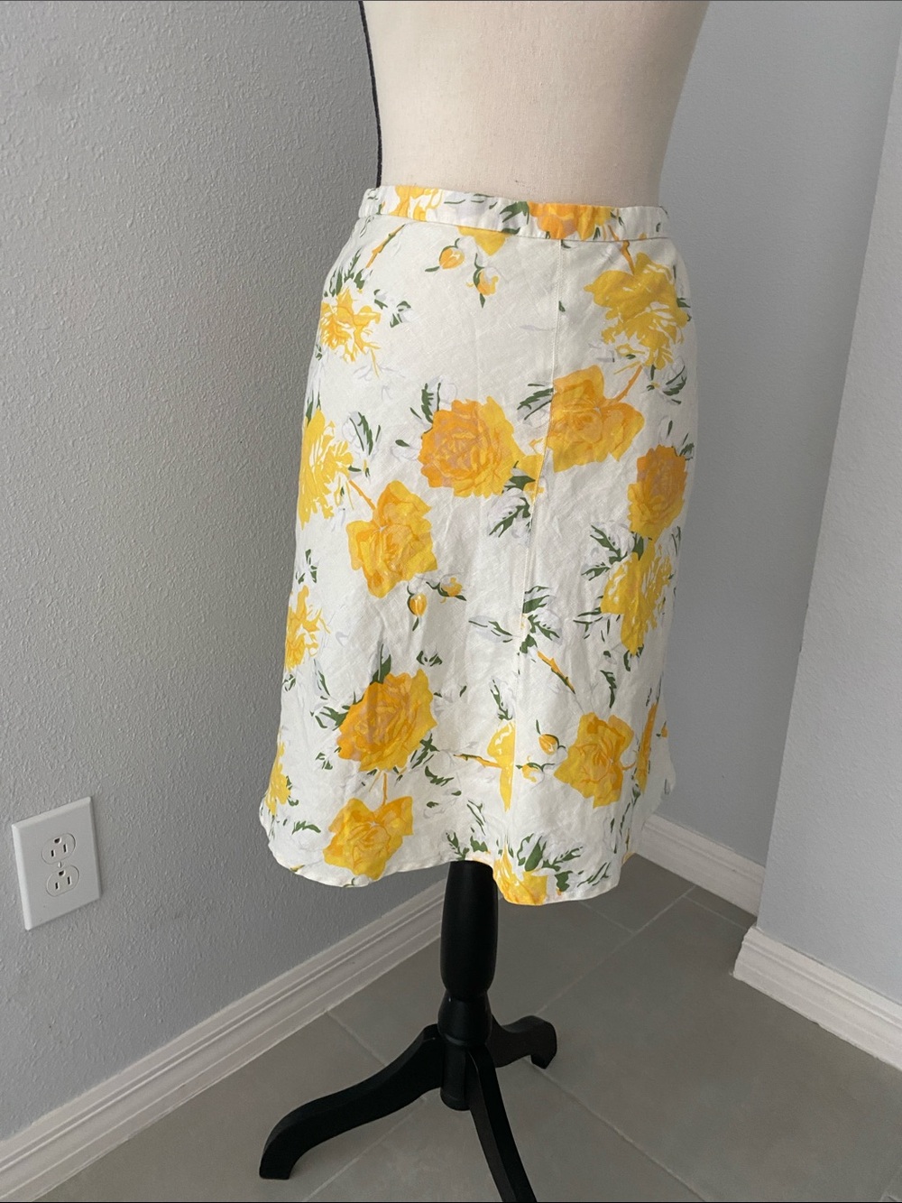 BANANA REPUBLIC Women 100% Linen White/ Yellow floral Design summer skirt | 4